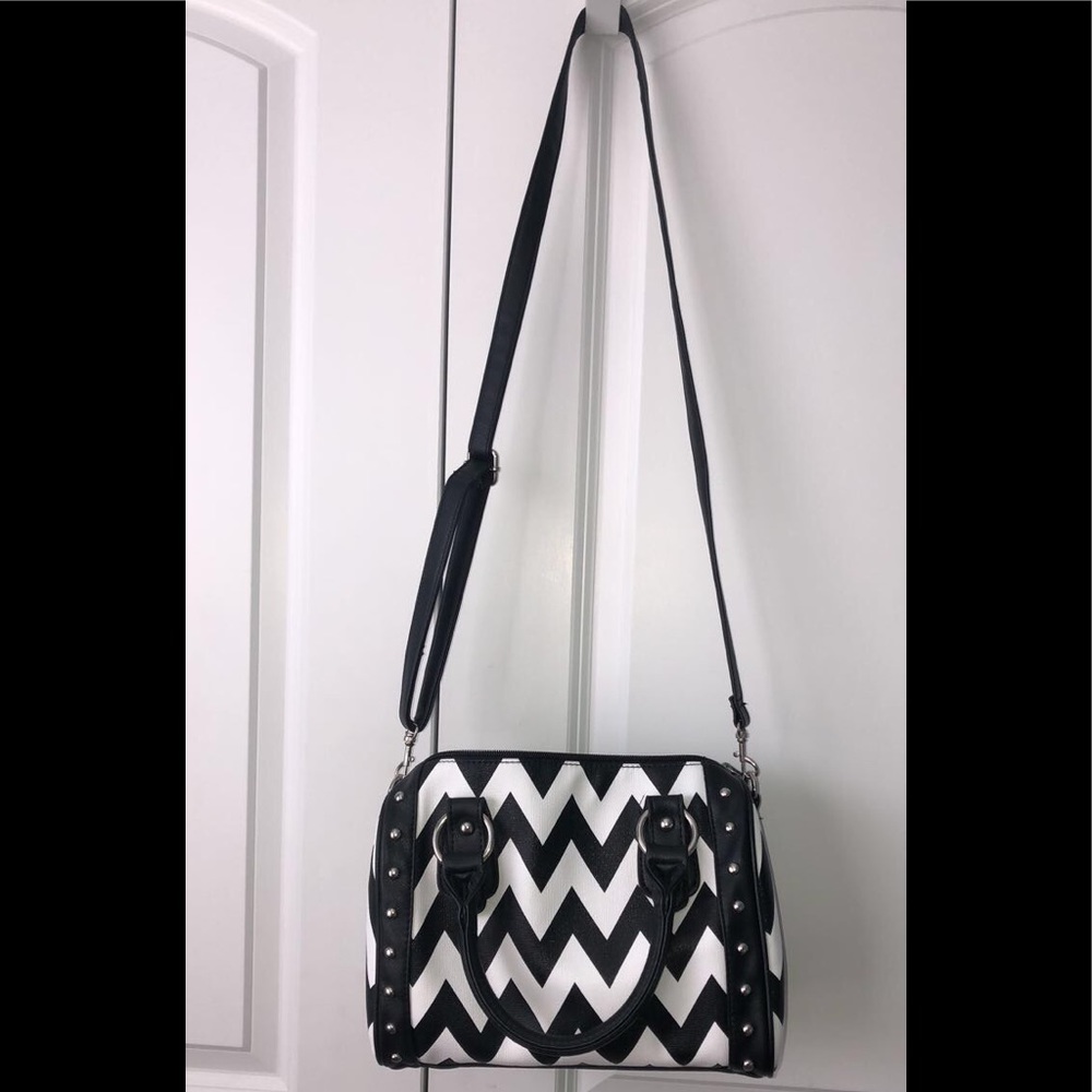Chevron, black and white bag.